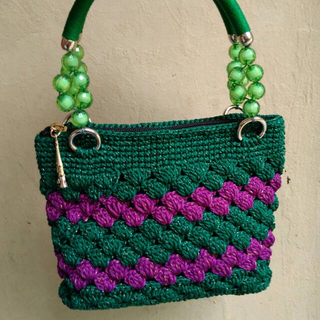 Tangkai cherry hijau tua