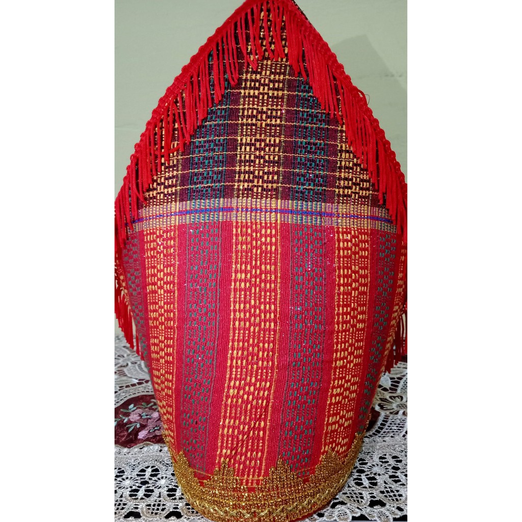 Topi Adat Batak Jumbo dari Ulos Ragihotang
