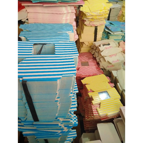 

Dus mug strip/garis 11x10x12 ivory (Pink, Bmuda, Merah) waktu co diberi ket warna