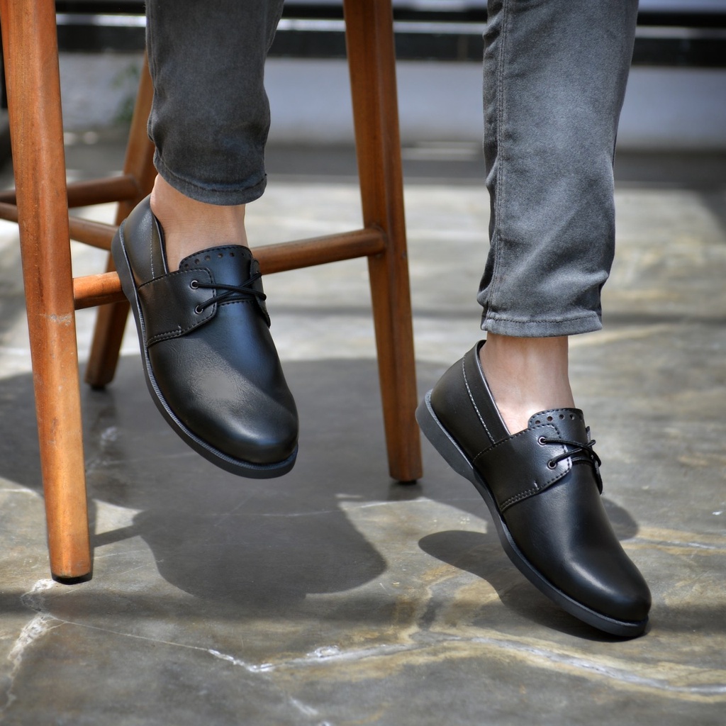 RIONZ X KROOS BLACK - SepatuFormal Pantofel Pria Resmi Formal Tali Hitam Coklat Kulit PU Original Brown Kantor Kuliah Casual Gereja Pesta Kondangan Nikahan Kerja Perkantoran PNS Guru Gaya Trendy Kekinian Terlaris Murah