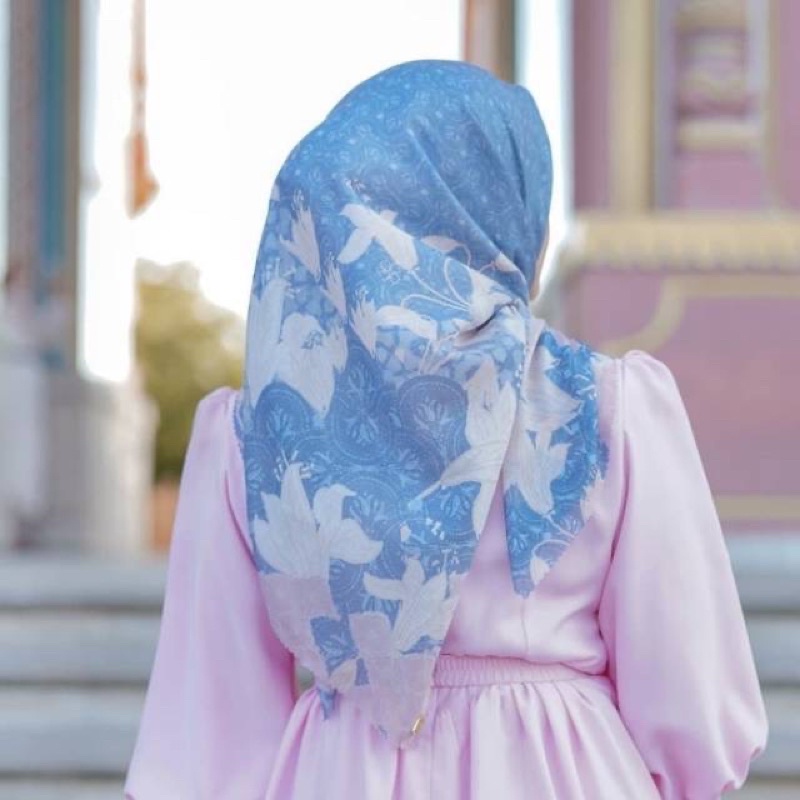 buttonscarves maharani blue Preloved
