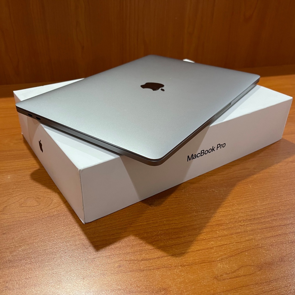 PROMO MacBook Pro 13 inch Touchbar 2018 Core i5 2.3GHz Ram 8 GB Ssd 256 GB Fullset Second