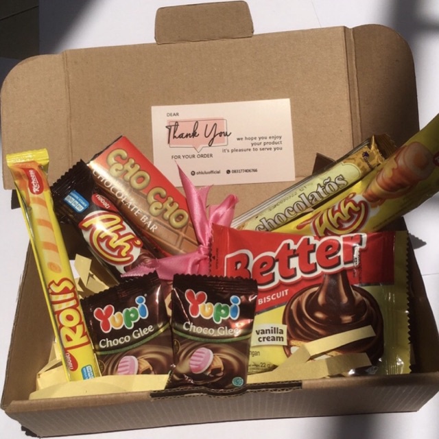 

SNACK BOX MINI/ HAMPERS/ GIFT BOX/ HADIAH ULANG TAHUN/ HADIAH WISUDA