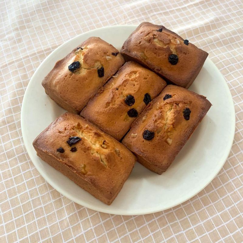 

Roti Santan Merani isi 5 kue enak oleh oleh khas Solo