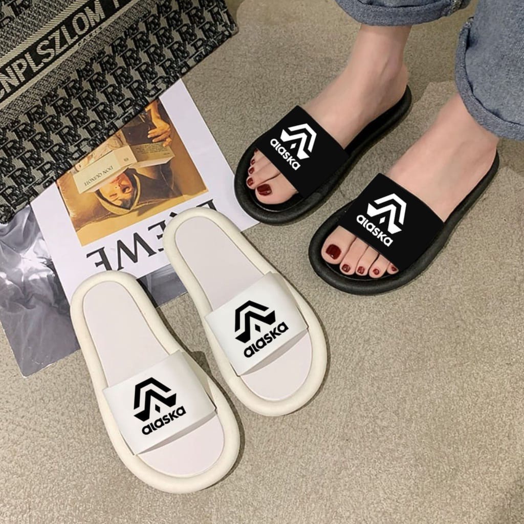 Sendal Slop Pria Wanita Anti slip sandal kekinian terlaris