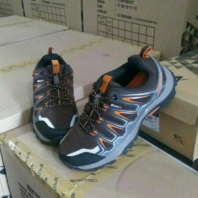 Sepatu spotec hiking quarto brown