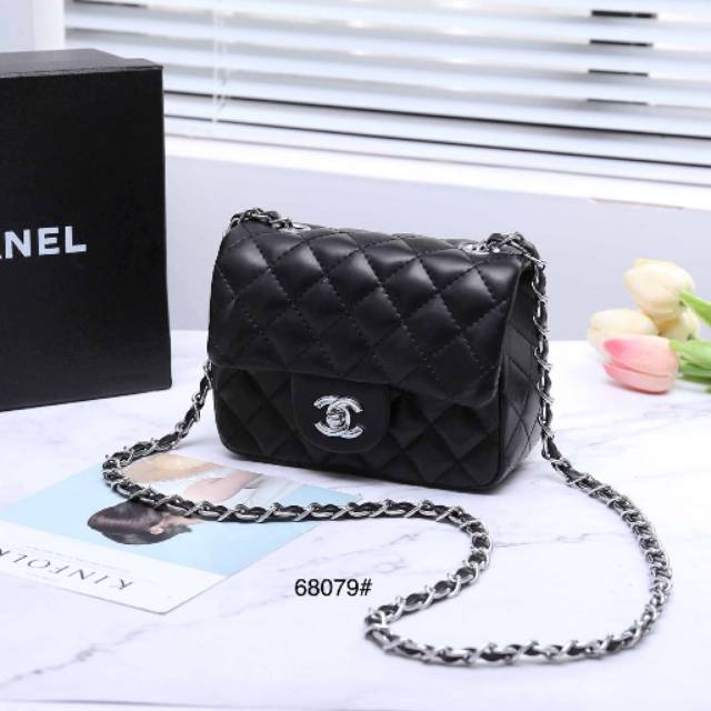New Ready Chanel Classic Mini Flap
Chanel Classic Lamb Leather Silver HDW

Code 68079#