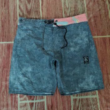 celana pendek volcom bekas second preloved branded