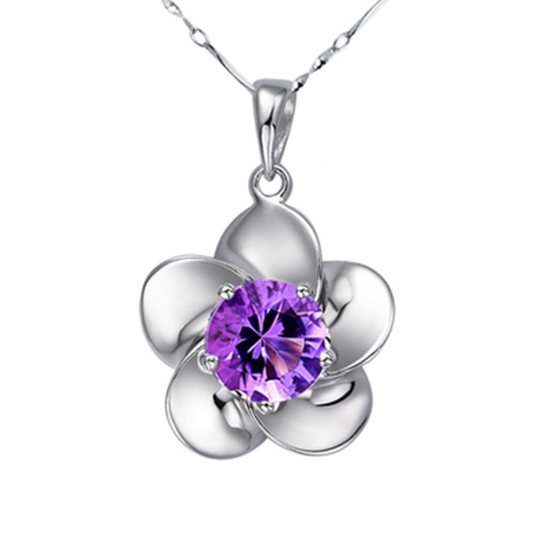 Diamond-Embedded Plum Pendant Fashion Blooming Plum Necklace Exquisite Five-Claw Petal Clavicle Chain