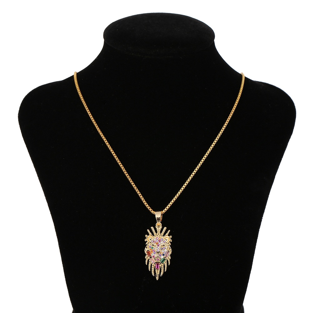 Ornamen Eropa hip hop trendi pria kepribadian pria kalung lion's head mikro bertatahkan zircon liont