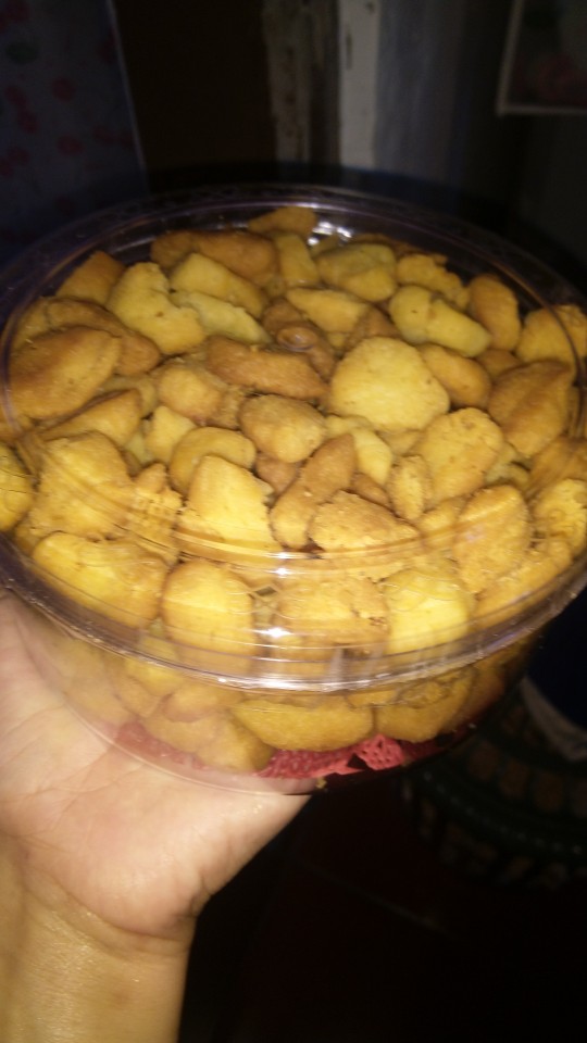 Round Paper Doyleys 5.5 Merah Motif Ikan Koi  (alas Renda Bulat Toples) - Isi 100lbr