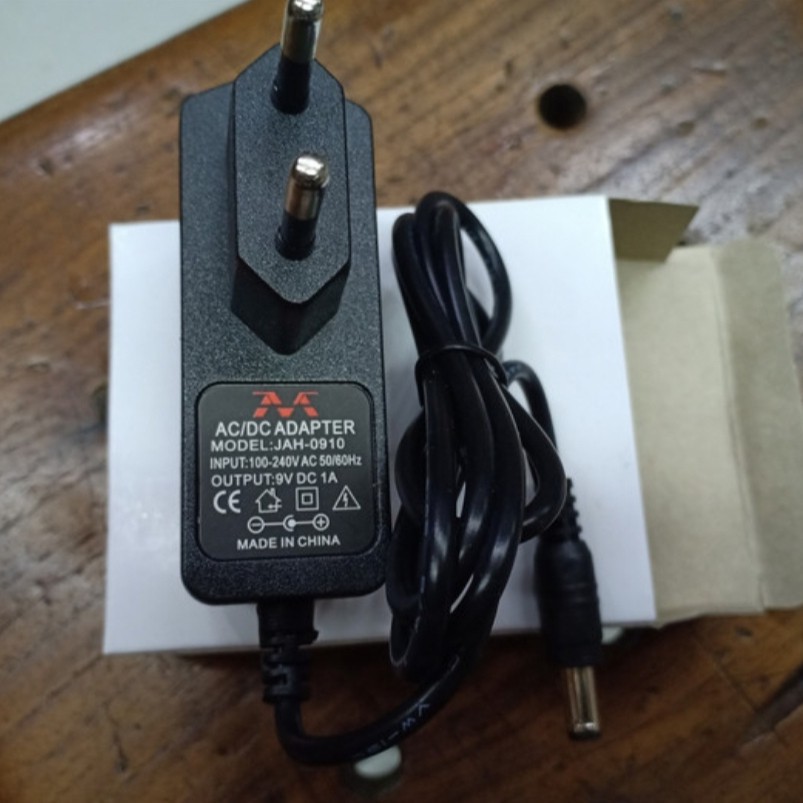 Adaptor 9V 1A / Adaptor 9volt 1amper