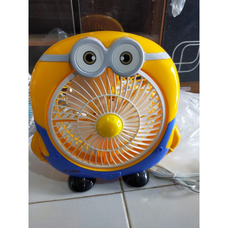 KIPAS ANGIN MEJA  KARAKTER MERK NIKO