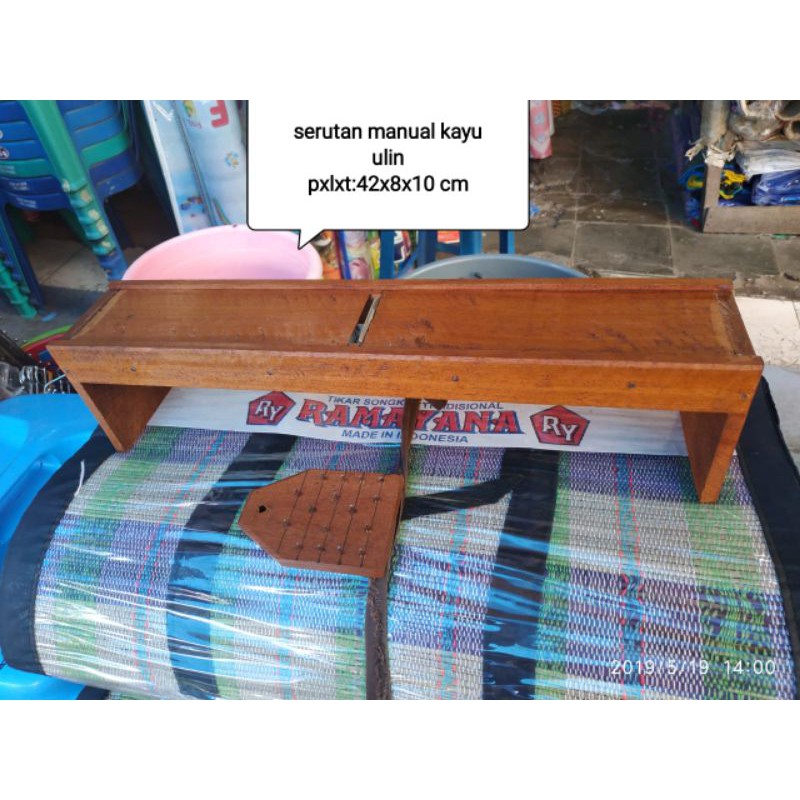 

serutan es tradisional kayu ulin