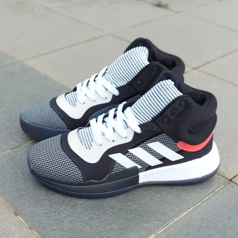 SEPATU BASKET ADIDAS MARQUEE BOOST BLACK/WHITE