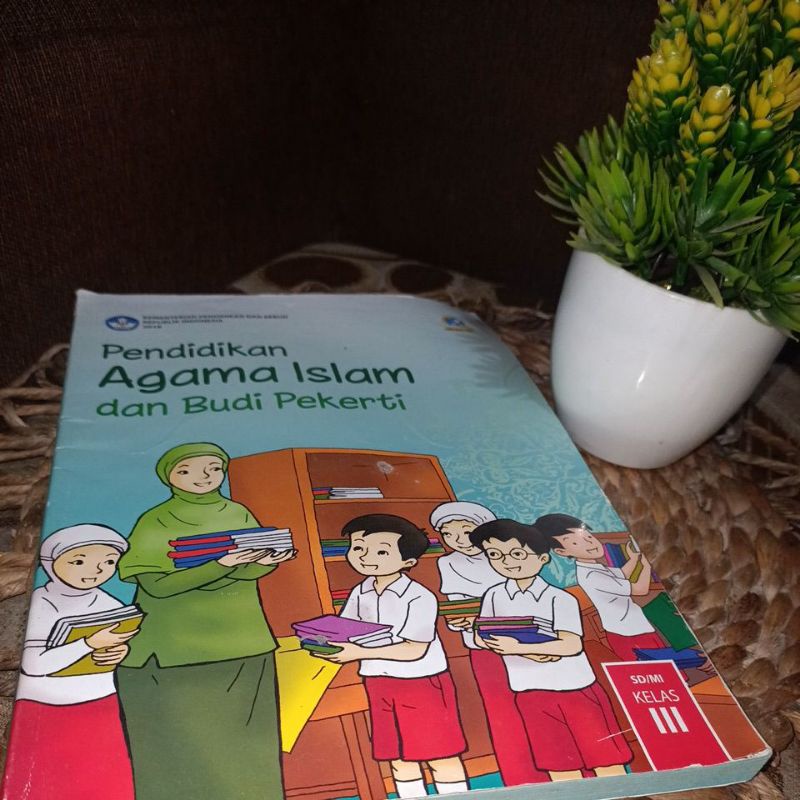 BUKU AGAMA ISLAM DAN BUDI PEKERTI KELAS 3SD MI