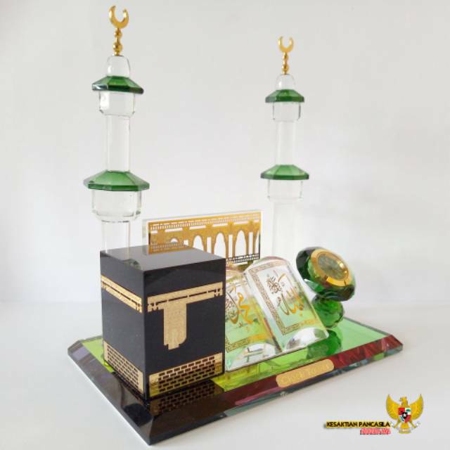 Miniatur kristal kabah 2 pilar menara jam alquran