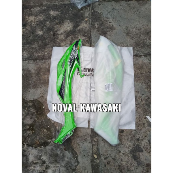 COVER TANGKI SAYAP KLX BF HIJAU STIKER ORIGINAL KAWASAKI