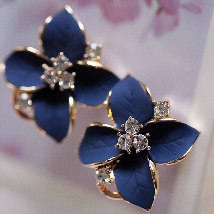 Women Rhinestone Inlaid Enamel Clover Shape Stud Earrings (Takota 033)