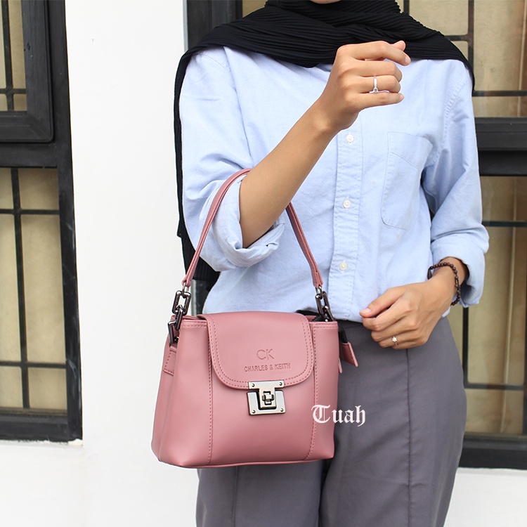 TUAH SLIMBAGS ( NEW ) SL CKA 2 Ruang Series High quality / CKA -47 / Tas Selempang Wanita Terbaru Kekinian &amp; Terlaris / Tas Jinjing Wanita/ Tas Pesta / Tas kantor/ Tas Ibu Ibu