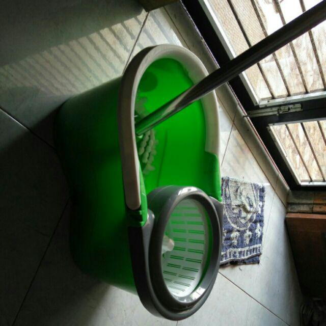 Q2 Magic Mop Roda Spin Mop Wonder Mop Q2 623 - Alat Pel Putar Beroda Q2623  .