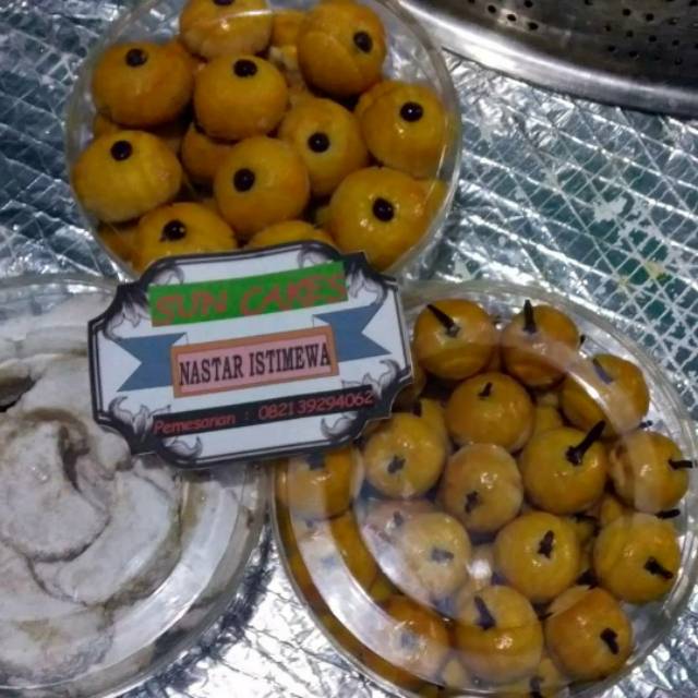 

Nastar, kue putri salju, molen pisang, pastel 1 kg (plastik) , 1/2 kg (mika/toples)