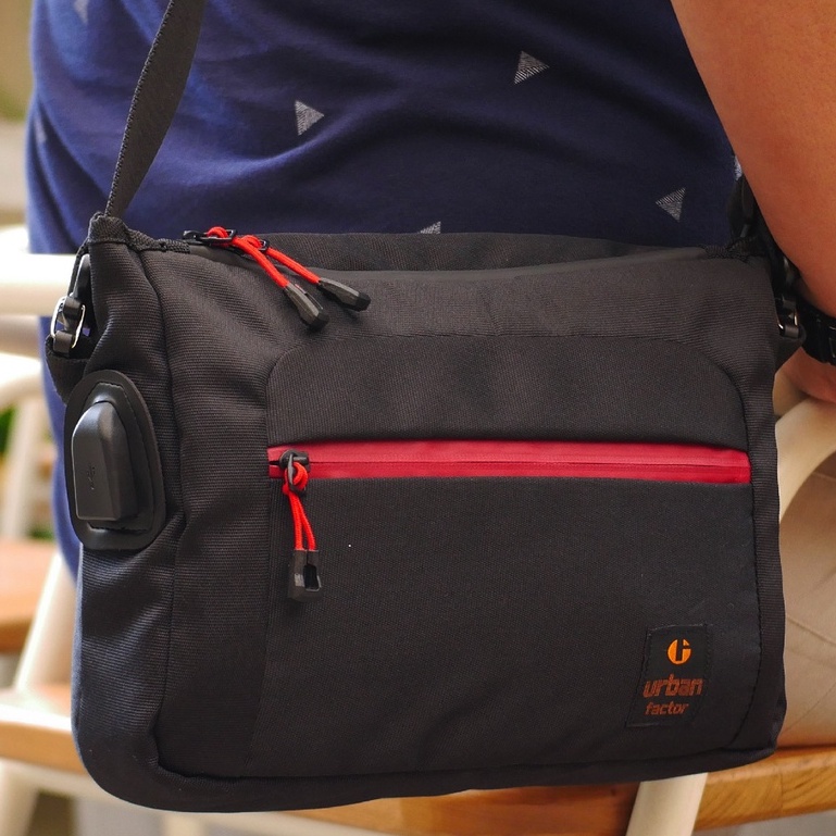 TILTON BLACK |ManNeedMe x URBAN| Tas Selempang Pria Tas Pinggang Waist Bag ORIGINAL