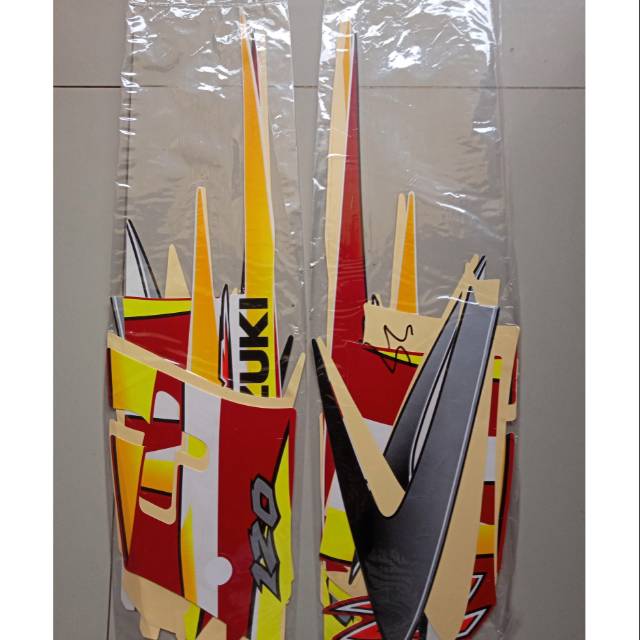 Striping Suzuki Satria Hiu Warna Merah putih