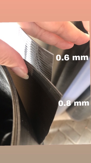 PLASTIK PAGAR Hitam & Putih Motif GARIS . Tinggi 1 mtr . Plastik Penutup Pagar . Fibre pagar