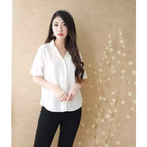 Baju Atasan Kemeja Wanita Basic Polos Warna, Blouse Lengan Pendek Casual Fashion untuk Kuliah, Kerja Dan Santai.