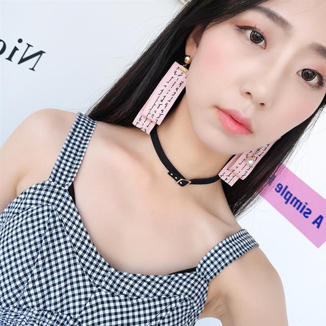 Gaya korea pribadi Bahasa Inggris fabric huruf kain pita strip anting-anting panjang rumbai liontin