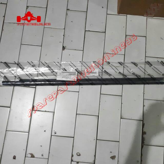 Pelipit Kaca Pintu Molding Luar Westherstrip Innova Ori