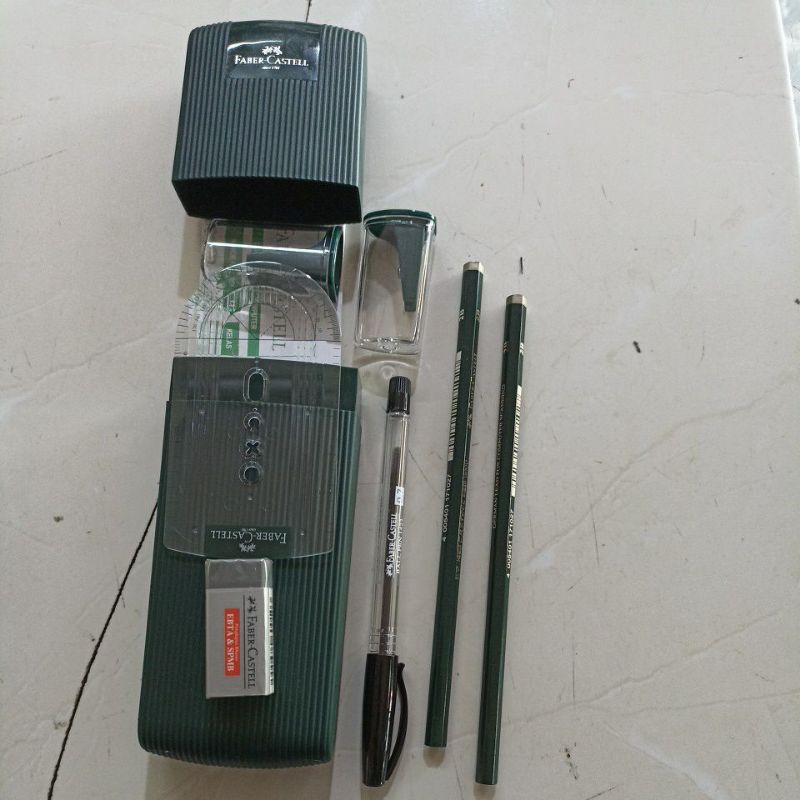 

Satu set Faber castell