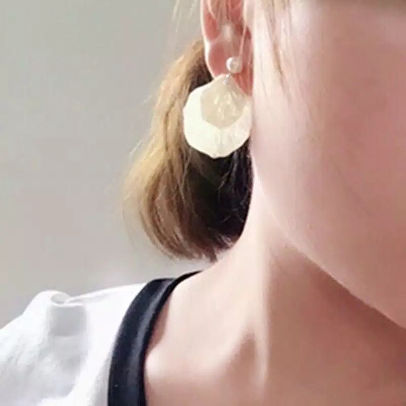 Anting Tusuk Anting Hijab Anting Korea Kekinian Model Kerang Kombinasi Mutiara Simple Dan Elegan 415