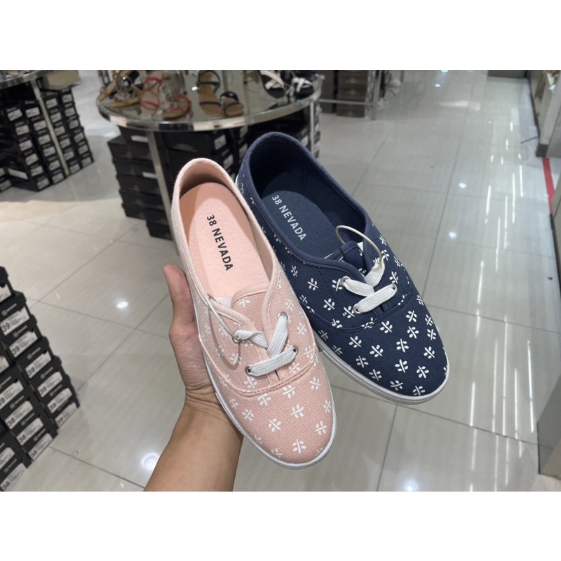 sneakers slip on wanita NEVADA‼️sol empuk , super comfy dan anti ribet