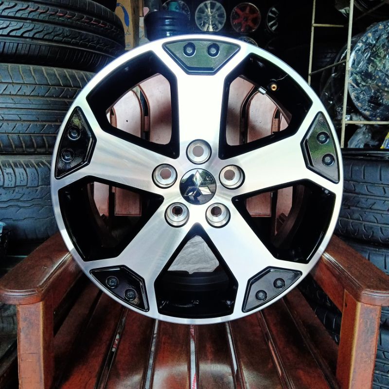 Velg Mobil XPANDER CROSS R17, Lubang/PCD 5/114 (Original)