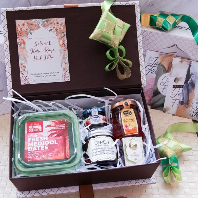 

Hampers Hard Box Lebaran 2021 - Hampers Ramadan Lilin Selai Madu Kurma