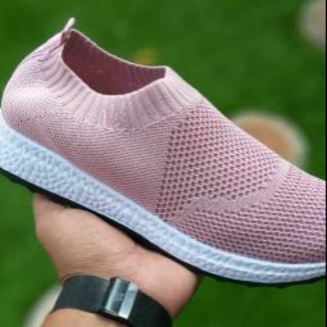 Sepatu joging