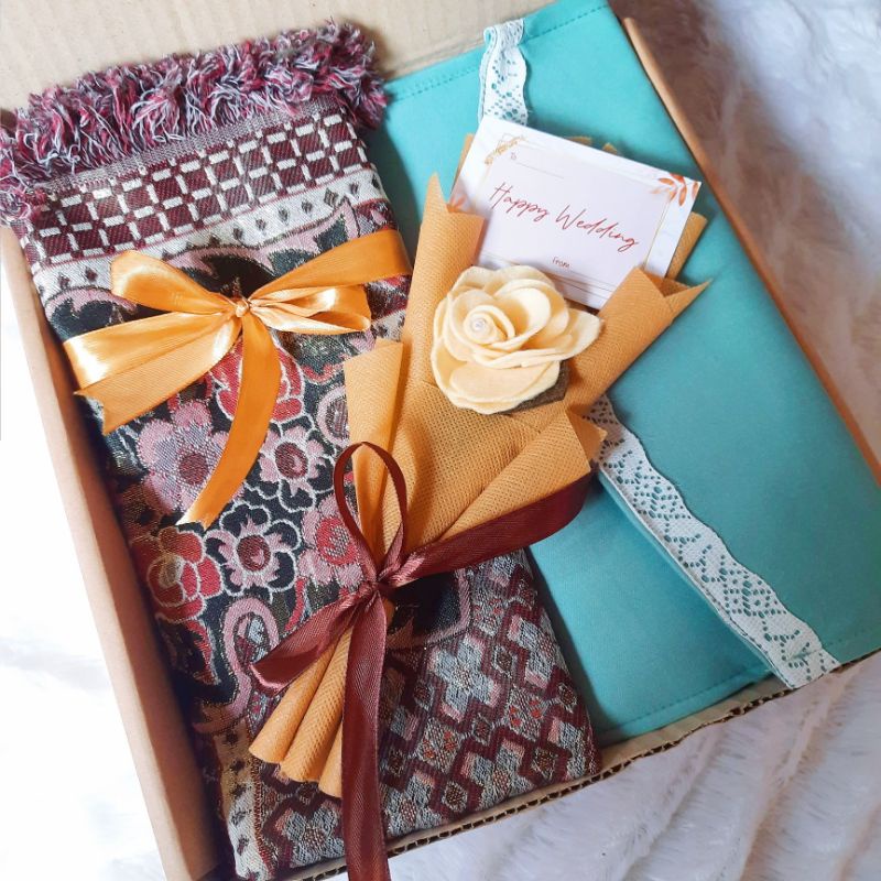 

hampers mukena sajadah hampers lebaran idul fitri,hadiah pernikahan, ultah,wedding,anniversary dll