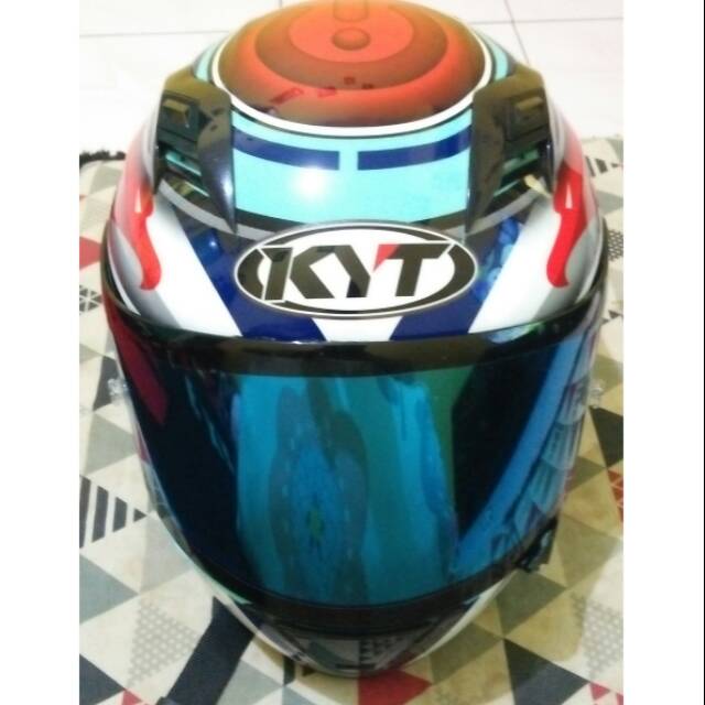 Helm KYT R10 Aqua Bekas