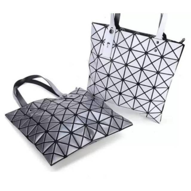ISSEY MIYAKE TOTE BAG WHITE/ TAS WANITA TERBARU ISSEY MIYAKE 2019 - WHITE