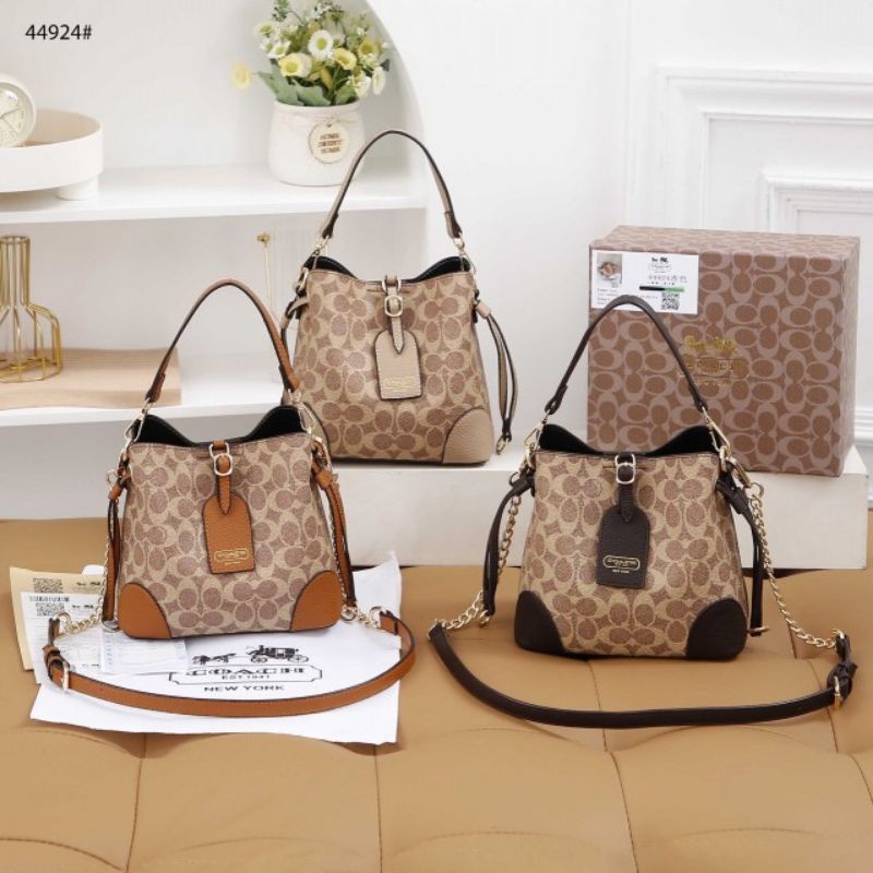 Coach Small Town Bucket Bag in Signature Canvas #44924