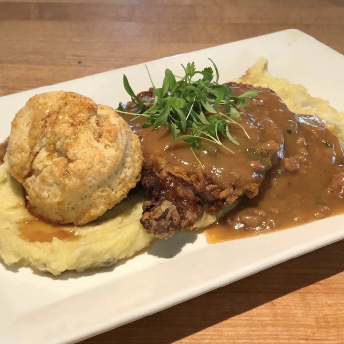 

Fried Chicken Steak Blackpepper Sauce / Ayam Country saus Lada Hitam