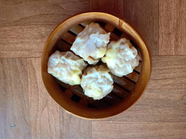 Dimsum isian telur puyuh / mozarella