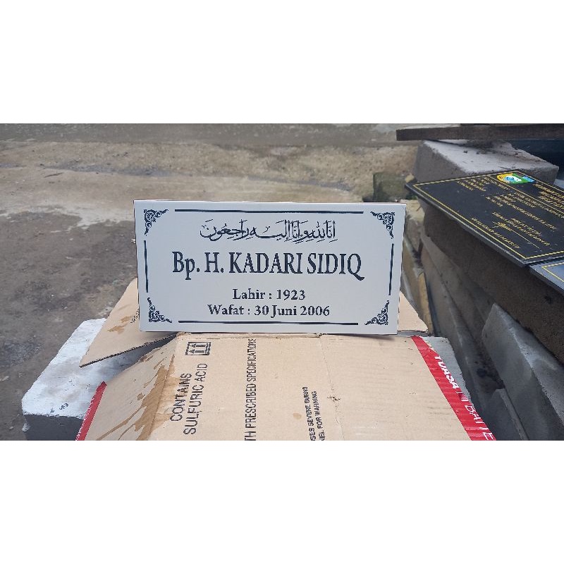BATUNISAN KERAMIK TANAH 15X30 CM