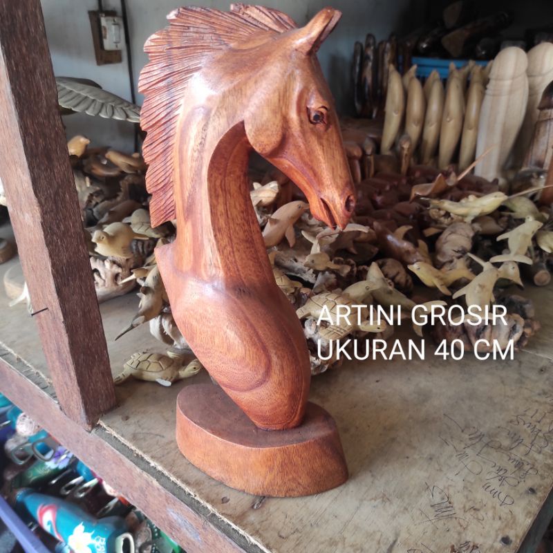 PATUNG KEPALA KUDA DARI KAYU SWAR