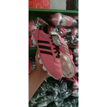 sepatu bola kulit asli