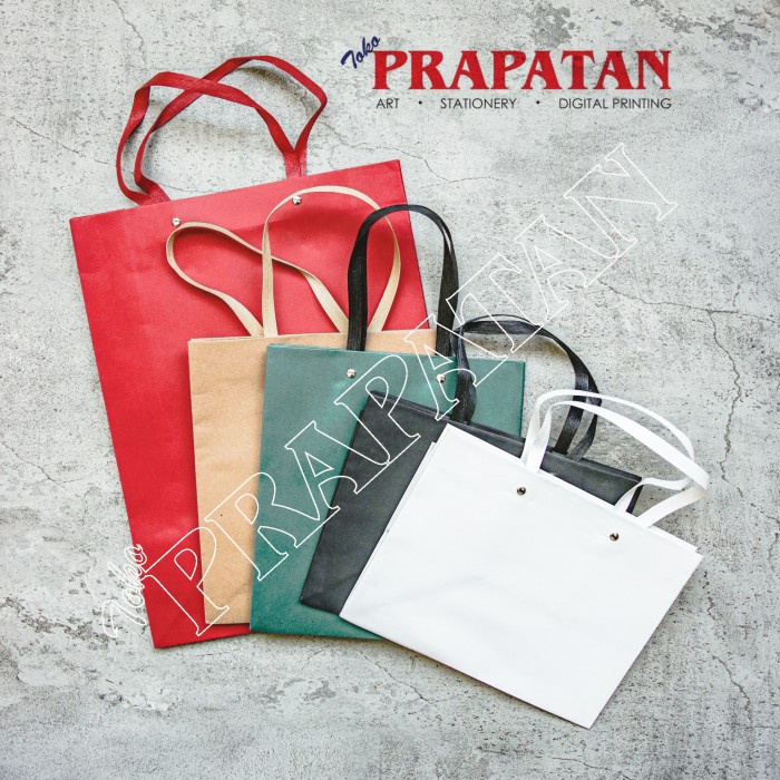 

✨ BISA COD ✨ Kraft Paper Bag Polos Ukuran 26x18x20 cm 5 pcs - Hitam