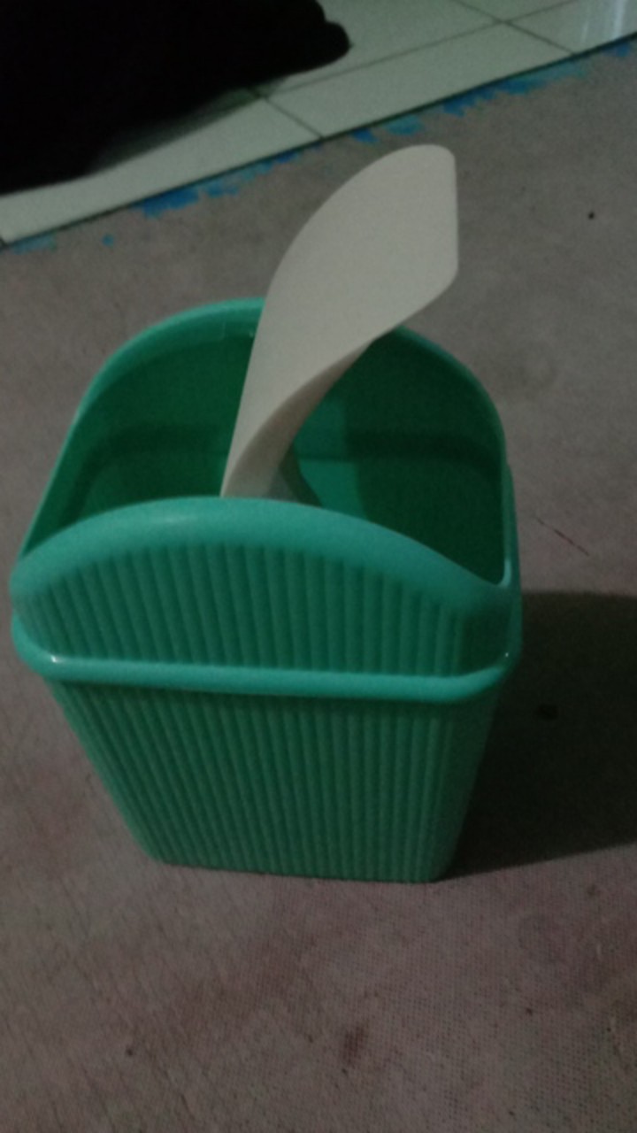 Miniso Cute Desktop Trash Can / Tempat Sampah Lucu