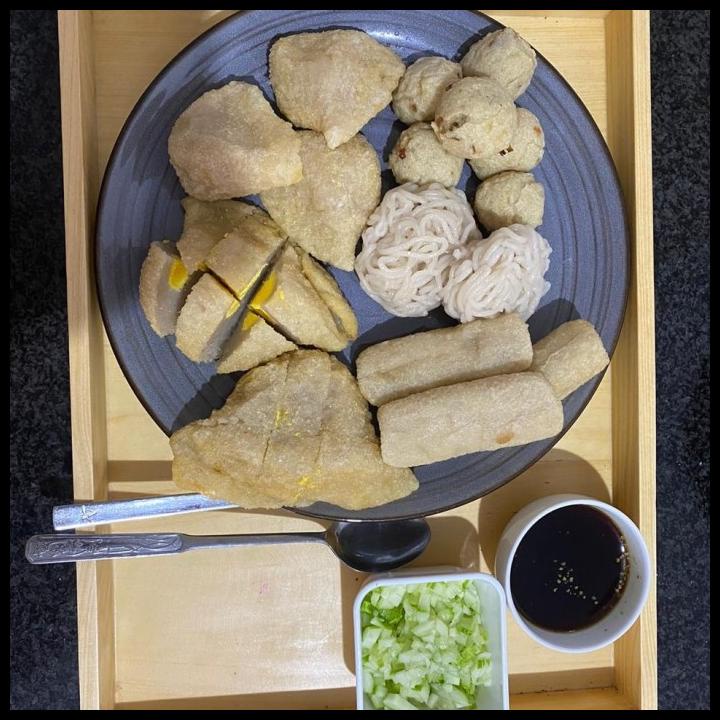 

Paket Pempek Campur Isi 20